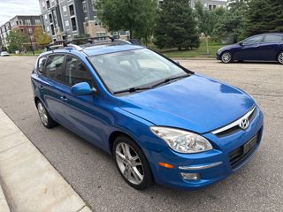 2011 Hyundai Elantra Touring SE - Exterior Front Right Corner Image